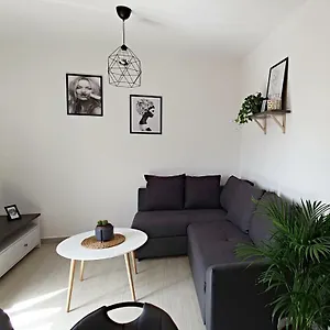  Apartment Luna